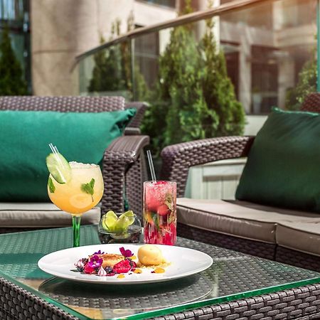 Hilton Kyiv Hotel Exterior foto