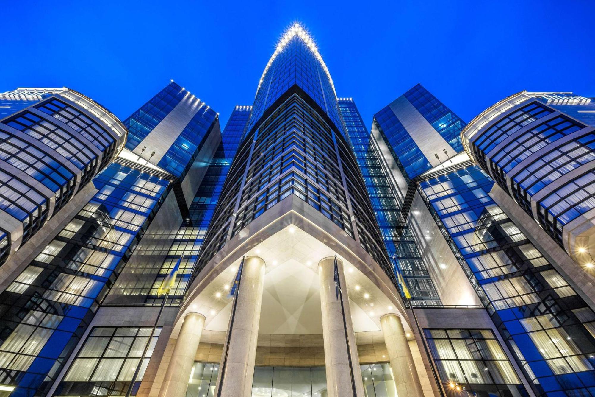 Hilton Kyiv Hotel Exterior foto