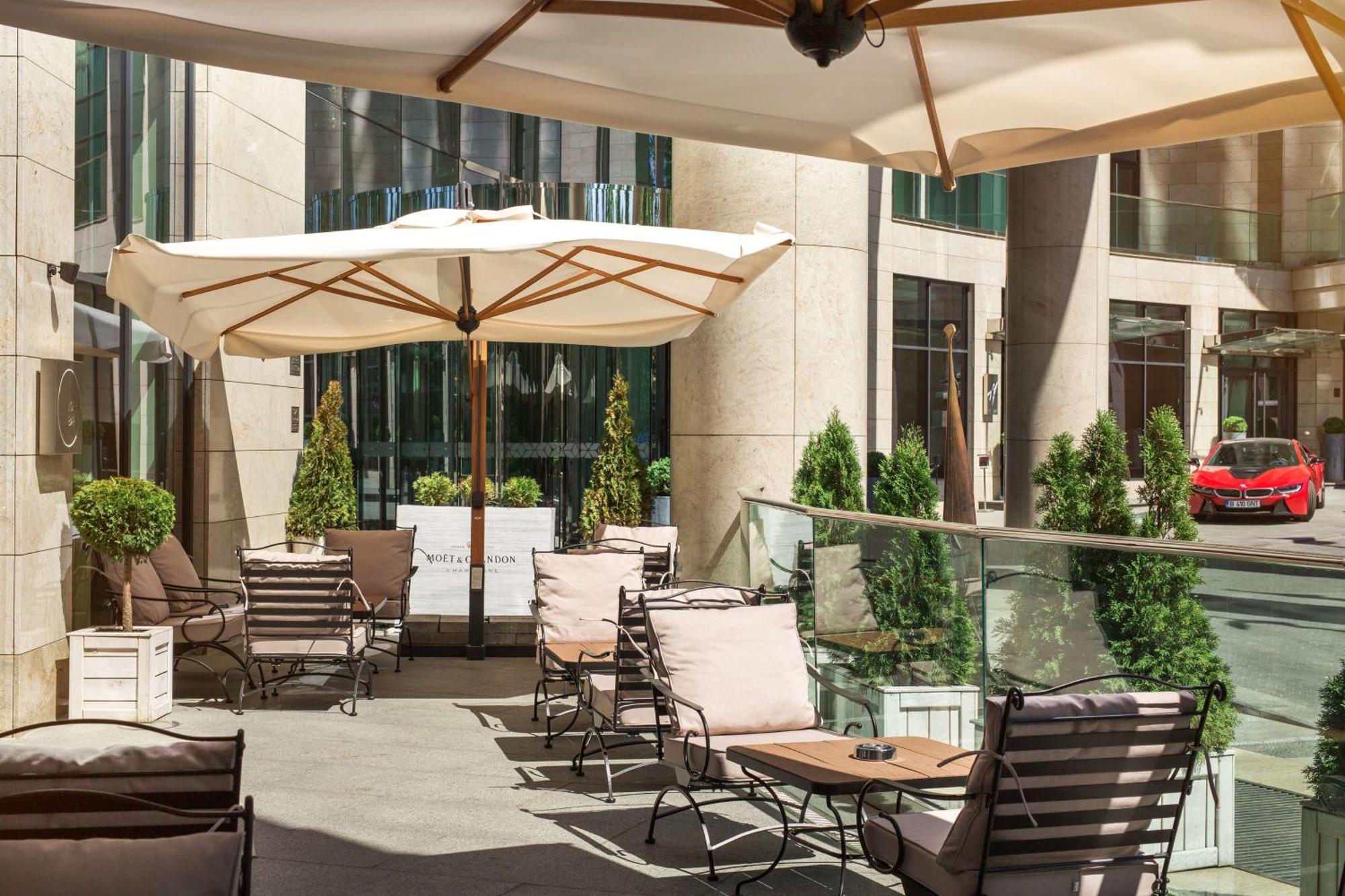 Hilton Kyiv Hotel Exterior foto
