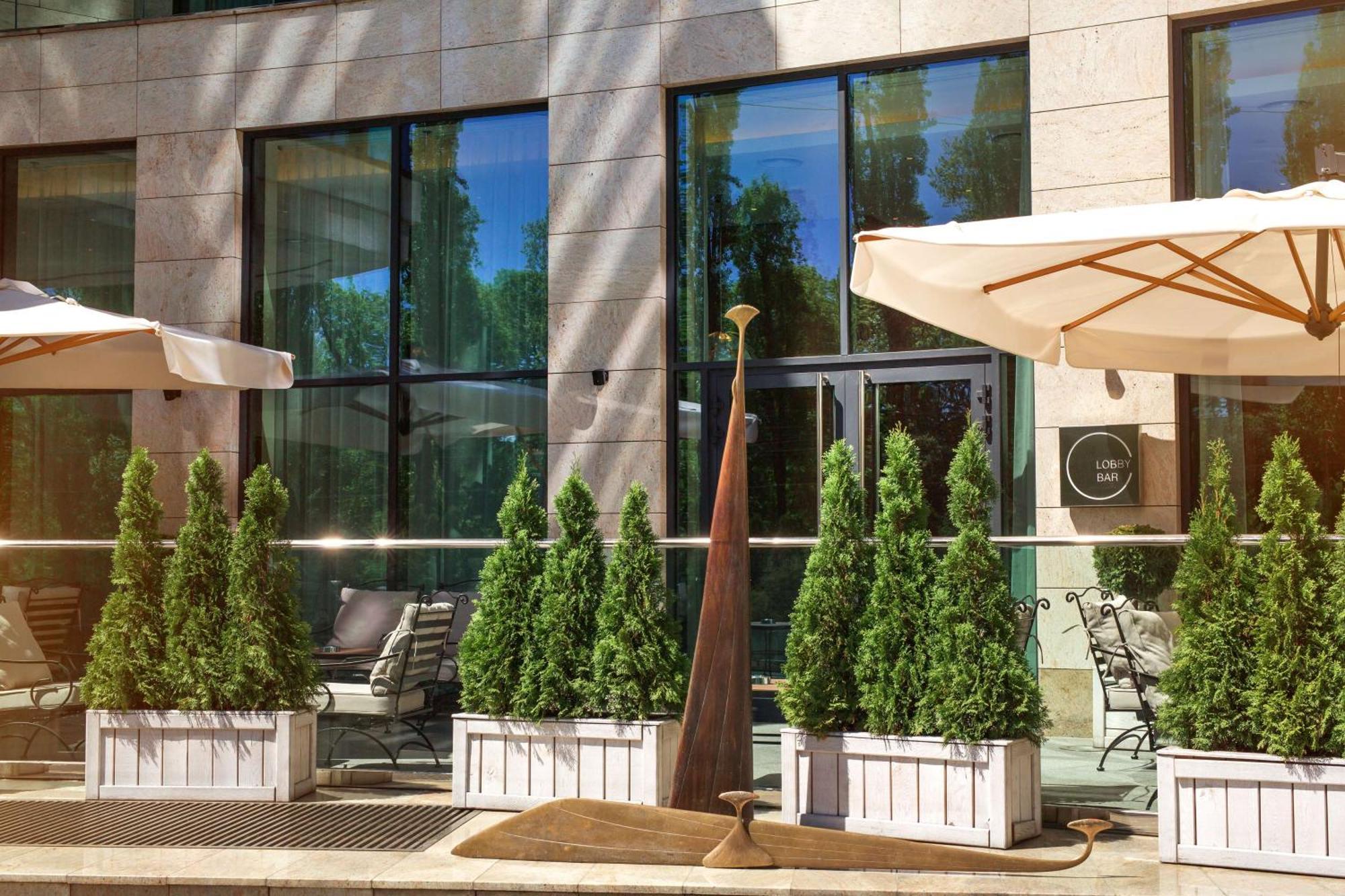 Hilton Kyiv Hotel Exterior foto