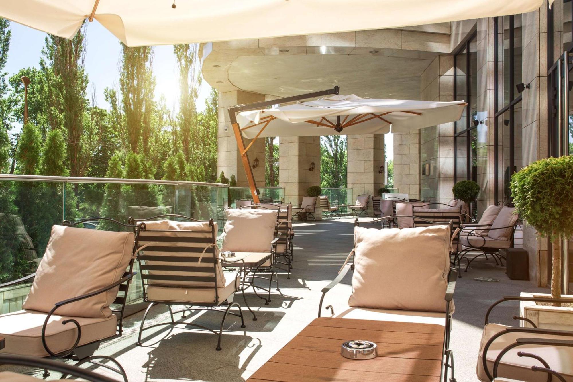 Hilton Kyiv Hotel Exterior foto