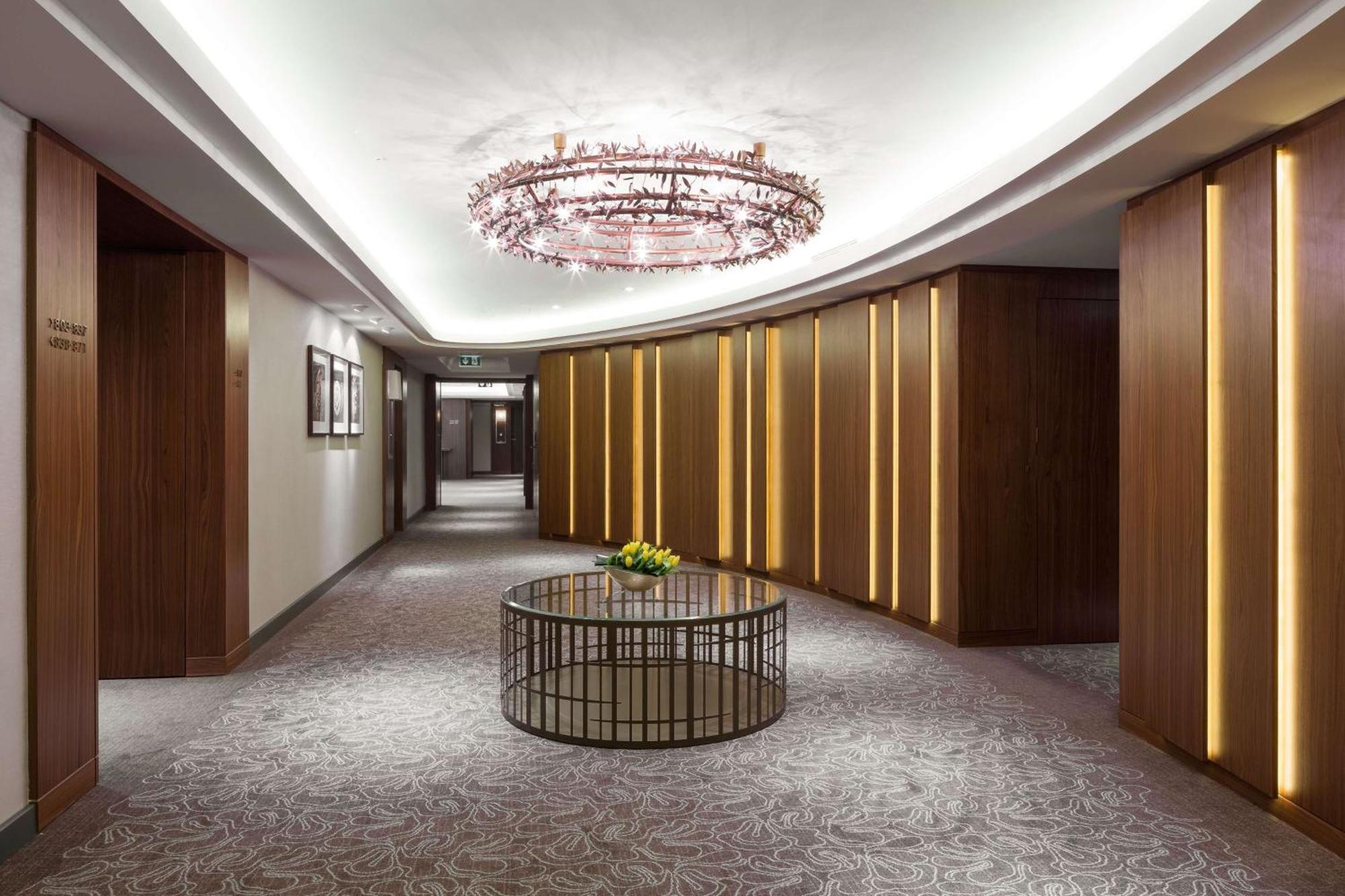 Hilton Kyiv Hotel Exterior foto